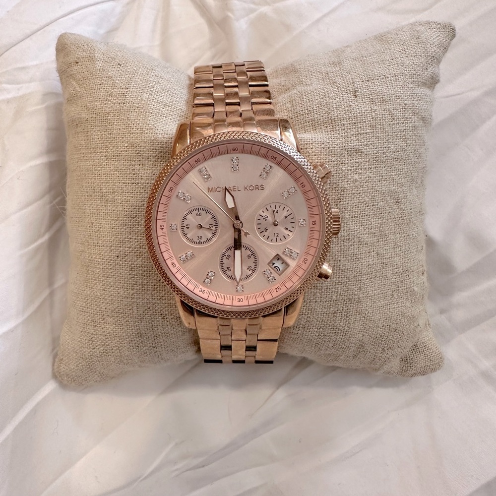 MICHAEL KORS - rose gold watch